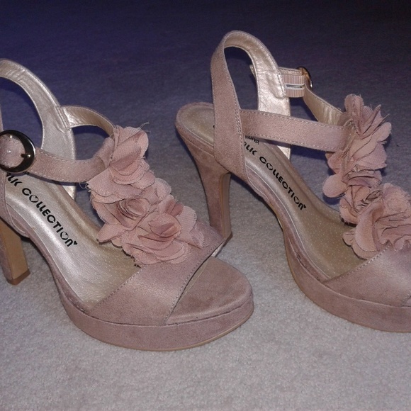 Catwalk Connection Heels - Picture 3 of 4